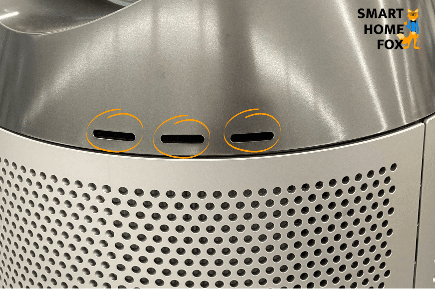 Die Lufteinlässe zu den Luftqualitätssensoren des Dyson Pure Humidify + Cool PH01 Luftreinigers sind eingekreist.